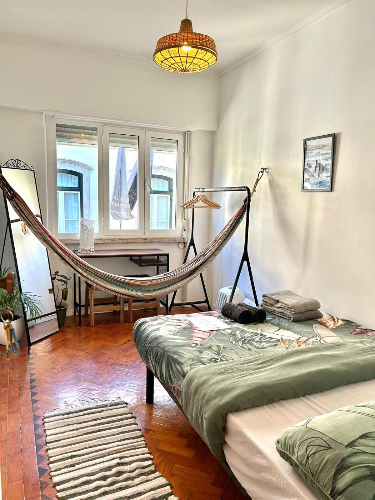 Maria Shared Apartment In Central Lisbon Exterior photo